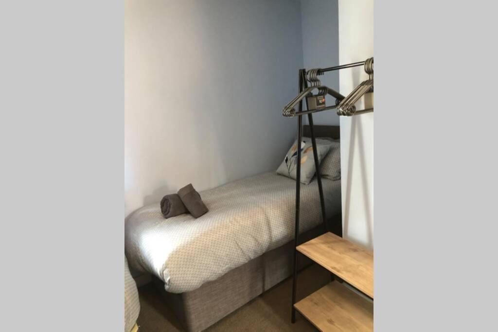 Dudley House **Staycation & Contractors** Sleeps 7 Tipton Eksteriør billede