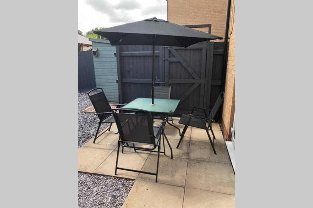 Dudley House **Staycation & Contractors** Sleeps 7 Tipton Eksteriør billede